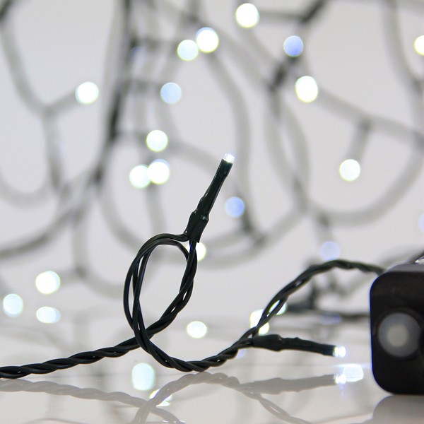LÍNEA, 300 LED 3 mm, ADAPTADOR 31 V, 8 M/F Y MEMORIA, CABLE PVC VERDE, LED BLANCO, POR 5 cm, CABLE CONDUCTOR 3 m, IP44