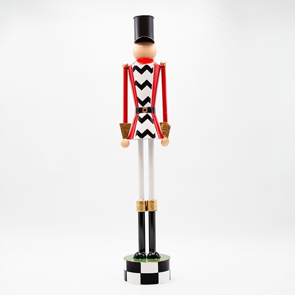 CASCANUECES METÁLICO, CUADROS NEGROS CON ROJO, 110 CM