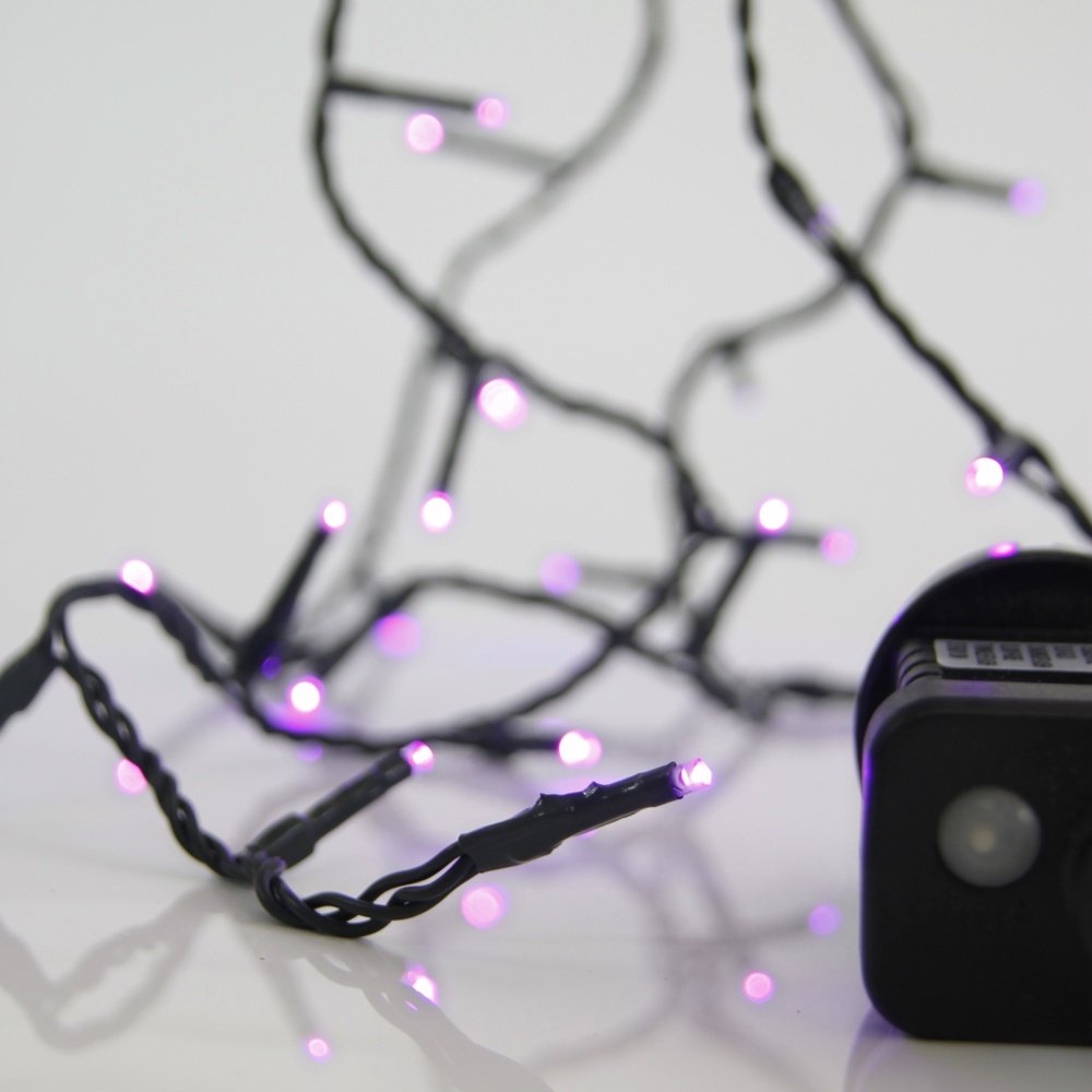 GUIRNALDA LINEAL, 100 LED 3MM, 31V ADAPTADOR, 8 M/H Y MEMORIA, CABLE PVC VERDE, LED MORADO CADA 5CM, CABLE DE ALIMENTACIÓN 3M, IP44