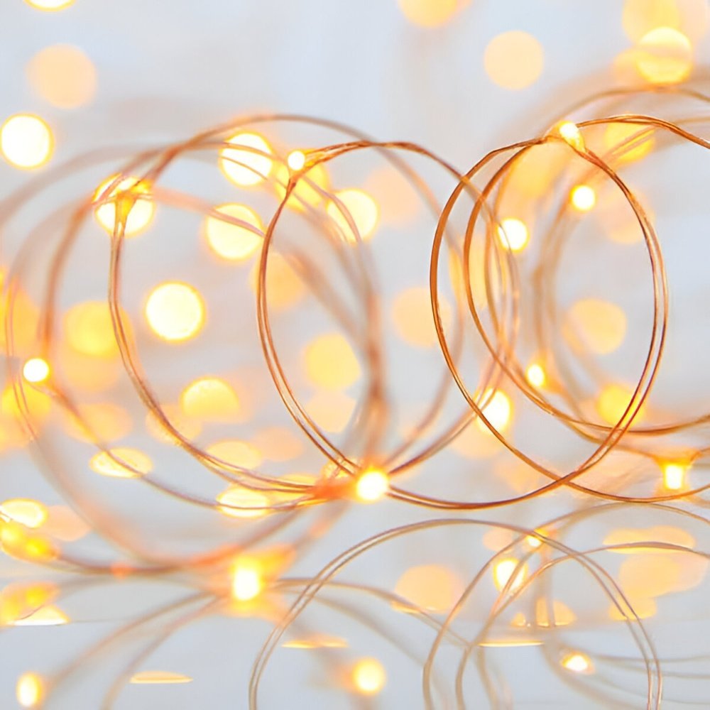 GUIRNALDA LINEAL, 100 MINI LED, ADAPTADOR, LUZ FIJA, HILO DE COBRE BRONCE, LED BLANCO CÁLIDO CADA 10CM, CABLE DE ALIMENTACIÓN 5M, IP44