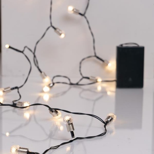 [600-03348] LÍNEA, 20 LED 5mm CON BOLAS DECO VINTAGE 1,5cm, CAJA DE PILAS 3XAA, TEMPORIZADOR, CABLE PVC VERDE, LED BLANCO CÁLIDO, POR 10cm, CABLE DE CONDUCCIÓN 30cm, IP20